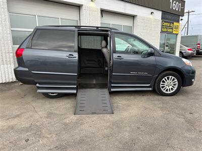 2007 Toyota Sienna WHEELCHAIR VAN   - Photo 2 - Winnipeg, MB R2J 3T3