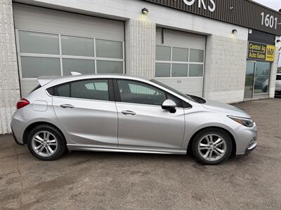 2017 Chevrolet Cruze LT Auto   - Photo 2 - Winnipeg, MB R2J 3T3