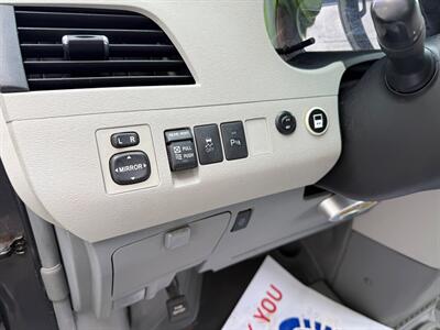 2011 Toyota Sienna XLE WHEELCHAIR VAN   - Photo 7 - Winnipeg, MB R2J 3T3