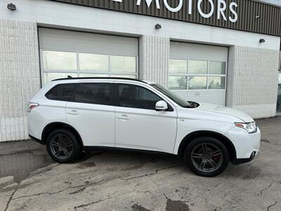 2015 Mitsubishi Outlander SE - Photo 2 - Winnipeg, MB R2J 3T3
