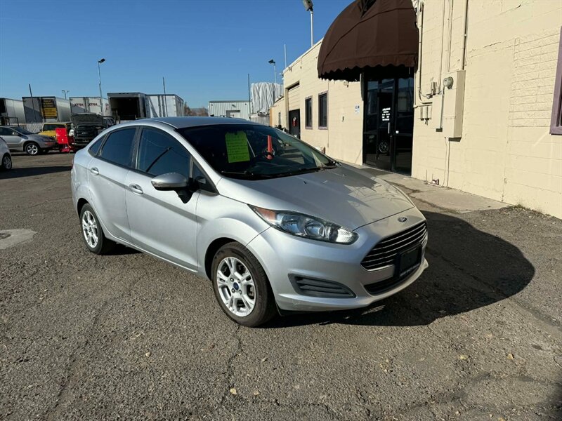2015 Ford Fiesta SE  