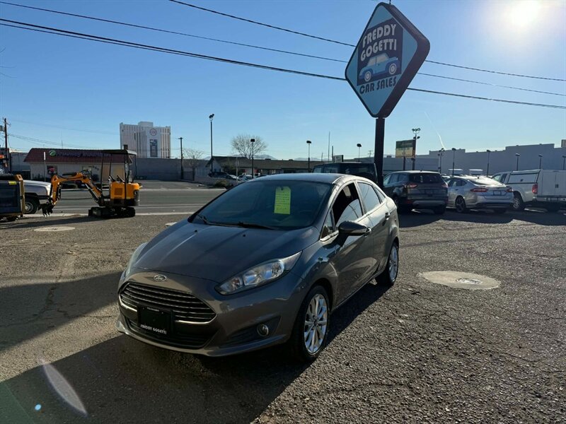 2014 Ford Fiesta SE  