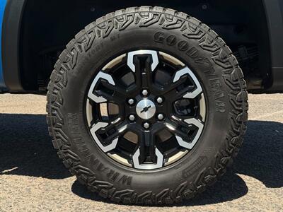 2024 Chevrolet Silverado 1500 ZR2   - Photo 9 - Scottsdale, AZ 85257