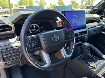 2025 Toyota 4Runner TRD Off-Road HV   - Photo 19 - Scottsdale, AZ 85257