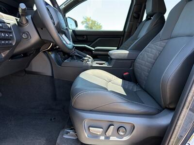 2025 Toyota 4Runner TRD Off-Road HV   - Photo 20 - Scottsdale, AZ 85257