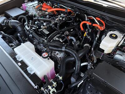 2025 Toyota 4Runner TRD Off-Road HV   - Photo 17 - Scottsdale, AZ 85257