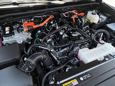 2025 Toyota 4Runner TRD Off-Road HV   - Photo 16 - Scottsdale, AZ 85257