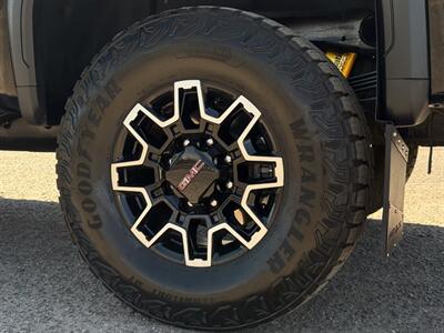 2025 GMC Sierra 2500HD AT4X   - Photo 11 - Scottsdale, AZ 85257
