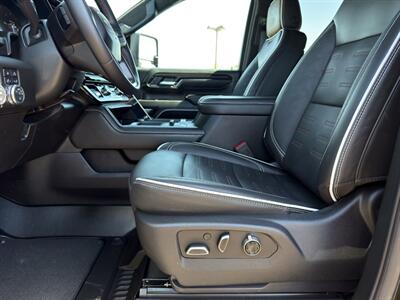 2025 GMC Sierra 2500HD AT4X   - Photo 18 - Scottsdale, AZ 85257