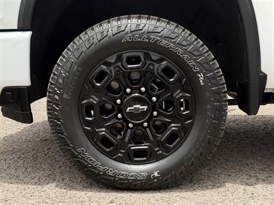 2022 Chevrolet Silverado 3500HD LT   - Photo 13 - Scottsdale, AZ 85257