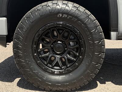 2025 GMC Sierra 1500 AT4   - Photo 13 - Scottsdale, AZ 85257