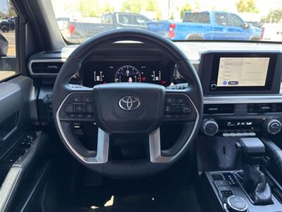 2025 Toyota 4Runner SR5 Premium   - Photo 33 - Scottsdale, AZ 85257