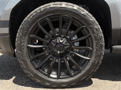 2025 Lexus GX 550 Premium   - Photo 10 - Scottsdale, AZ 85257