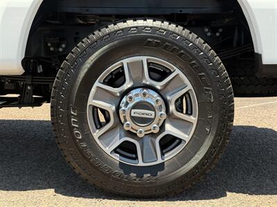 2025 Ford F-350 Super Duty Lariat   - Photo 11 - Scottsdale, AZ 85257