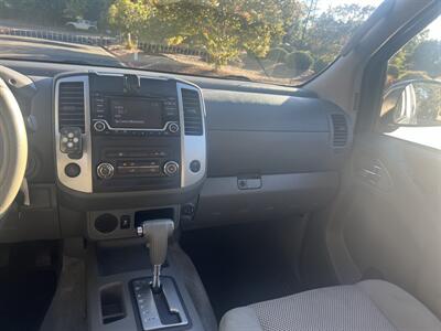 2017 Nissan Frontier SV Crew Cab   - Photo 11 - Walnut Creek, CA 94597