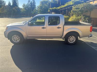 2017 Nissan Frontier SV Crew Cab   - Photo 6 - Walnut Creek, CA 94597