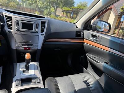 2013 Subaru Outback 2.5i Limited   - Photo 11 - Walnut Creek, CA 94597