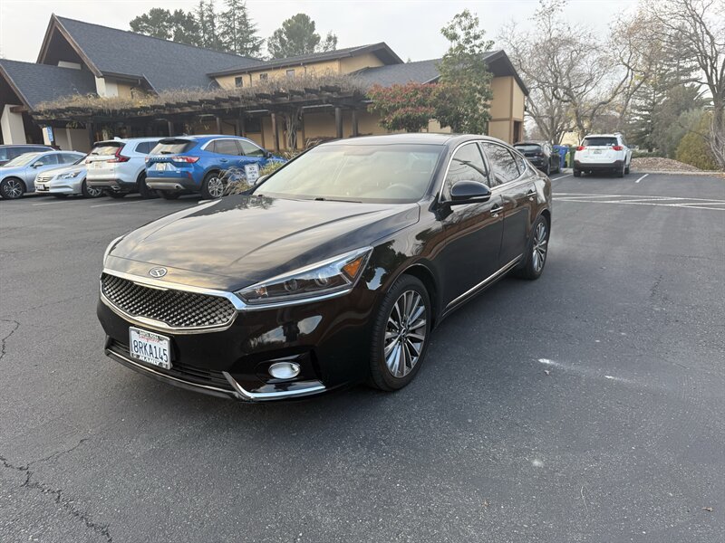2019 Kia Cadenza Premium's photo