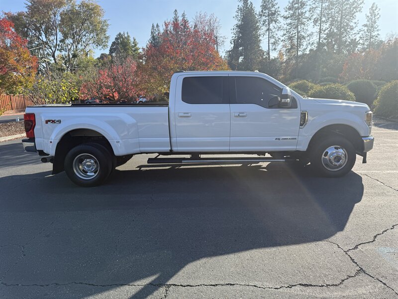 2020 Ford F-350 Lariat photo 2