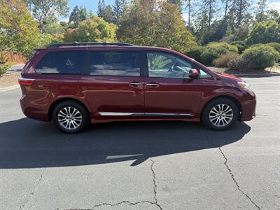 2018 Toyota Sienna XLE 8-Passenger   - Photo 3 - Walnut Creek, CA 94597