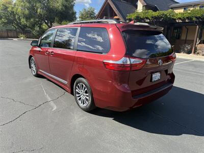 2018 Toyota Sienna XLE 8-Passenger   - Photo 5 - Walnut Creek, CA 94597