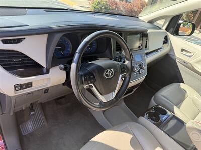 2018 Toyota Sienna XLE 8-Passenger   - Photo 8 - Walnut Creek, CA 94597