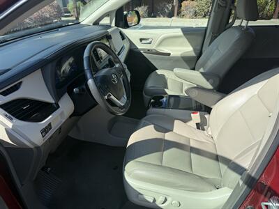 2018 Toyota Sienna XLE 8-Passenger   - Photo 7 - Walnut Creek, CA 94597