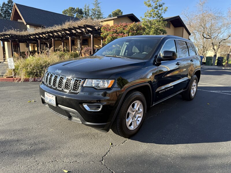 2017 Jeep Grand Cherokee Laredo's photo