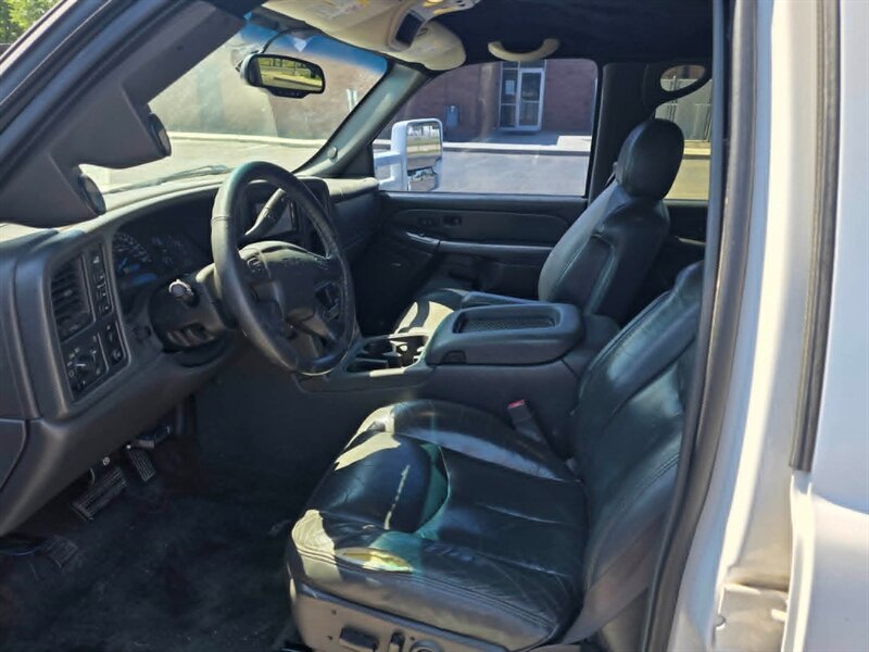 2005 GMC Sierra 2500HD SLT - Photo 9