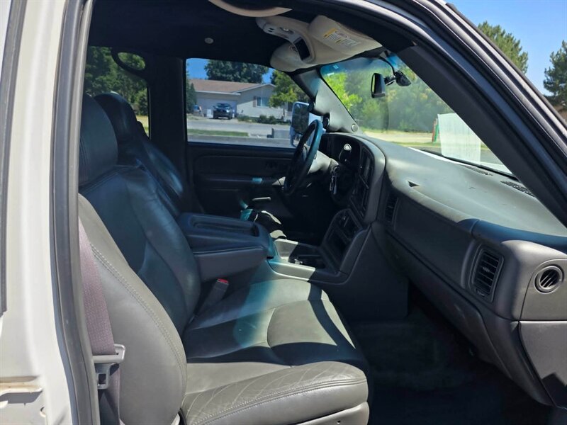 2005 GMC Sierra 2500HD SLT - Photo 10