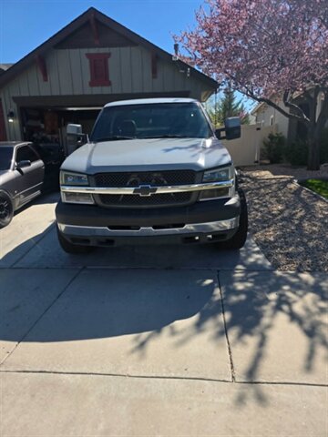 2004 Chevrolet Silverado HD's photo