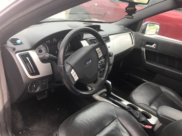 2009 Ford Focus SEL   - Photo 3 - Kansas City, MO 64126