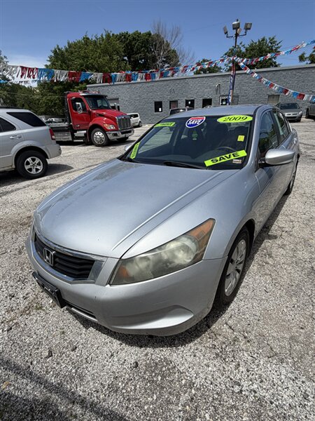 2009 Honda Accord LX   - Photo 1 - Kansas City, MO 64126