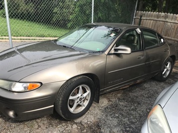 2002 Pontiac Grand Prix SE   - Photo 2 - Kansas City, MO 64126