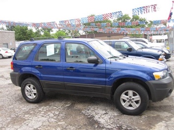 2005 Ford Escape XLS   - Photo 2 - Kansas City, MO 64126