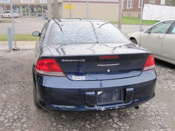 2005 Chrysler Sebring   - Photo 11 - Kansas City, MO 64126