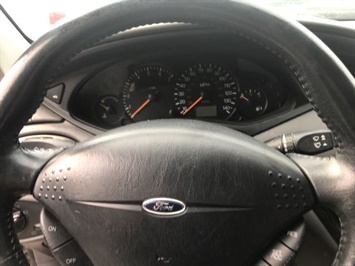 2001 Ford Focus ZTS   - Photo 9 - Kansas City, MO 64126