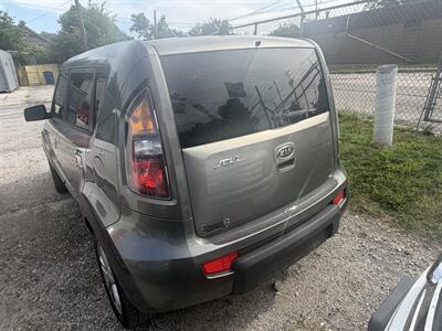 2010 Kia Soul +   - Photo 5 - Kansas City, MO 64126