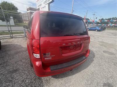 2016 Dodge Grand Caravan SXT   - Photo 5 - Kansas City, MO 64126