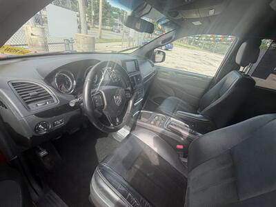 2016 Dodge Grand Caravan SXT   - Photo 3 - Kansas City, MO 64126