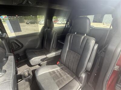 2016 Dodge Grand Caravan SXT   - Photo 4 - Kansas City, MO 64126