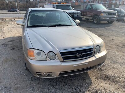 2004 Kia Optima LX   - Photo 1 - Kansas City, MO 64126