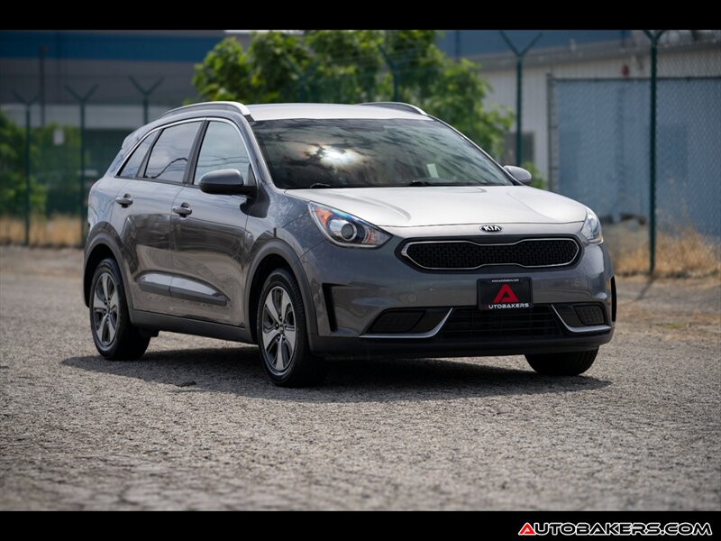 Silky Silver 2018 Kia Niro LX FWD SUV / Crossover Front-Wheel Drive 6-Speed Automatic