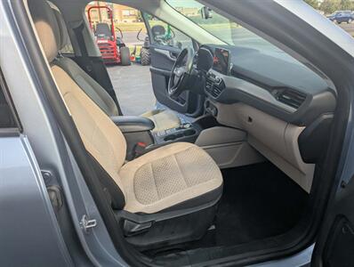 2022 Ford Escape Hybrid SE   - Photo 9 - Du Quoin, IL 62832