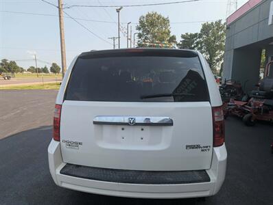 2010 Dodge Grand Caravan SXT - Photo 6 - Du Quoin, IL 62832