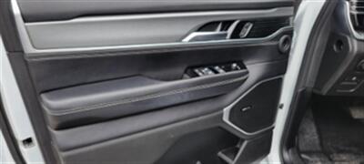 2023 Jeep Wagoneer Series II   - Photo 14 - Du Quoin, IL 62832