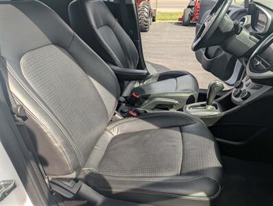 2019 Chevrolet Sonic Premier Auto - Photo 12 - Du Quoin, IL 62832