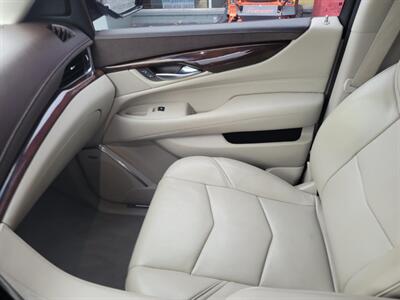 2017 Cadillac Escalade Luxury   - Photo 7 - Du Quoin, IL 62832