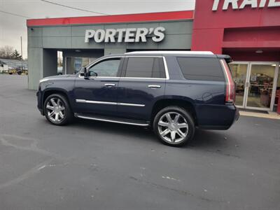 2017 Cadillac Escalade Luxury   - Photo 3 - Du Quoin, IL 62832