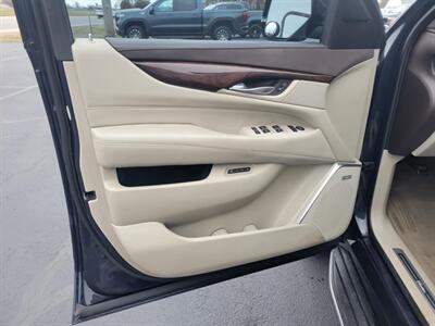 2017 Cadillac Escalade Luxury   - Photo 13 - Du Quoin, IL 62832